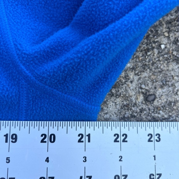 The North Face Men's Vibrant Blue Fleece Jacket - Picture 9 of 10